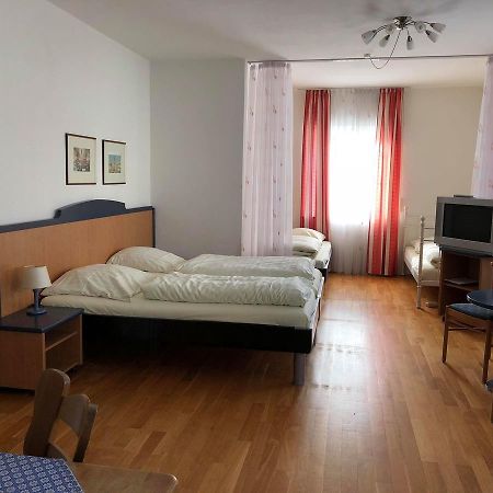 Hotel Gaeubodenhof Straubing Bagian luar foto