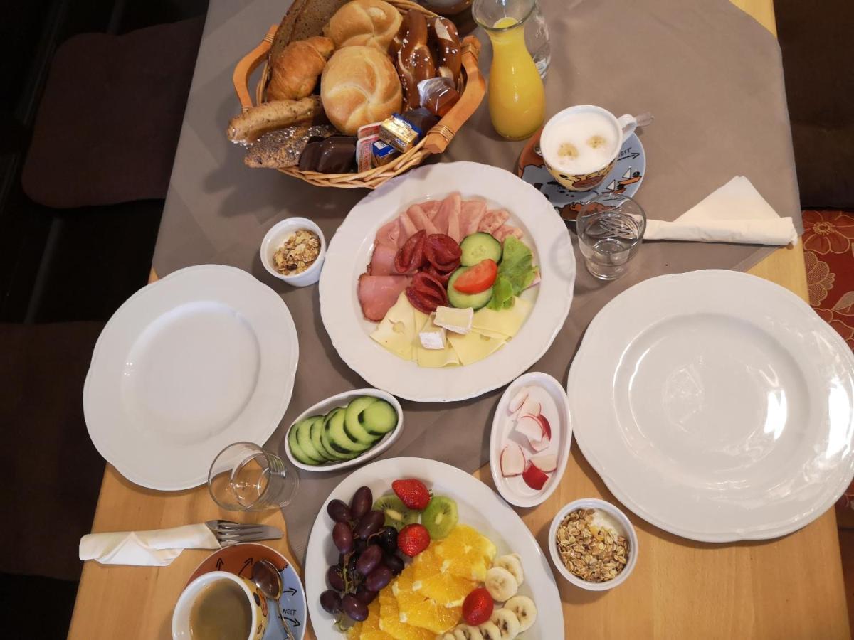 Hotel Gaeubodenhof Straubing Bagian luar foto